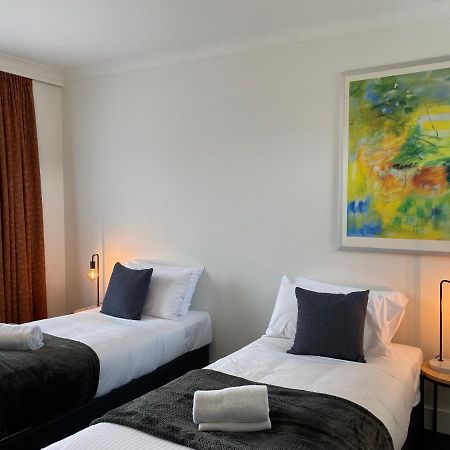 The Astor Hotel Motel Goulburn Buitenkant foto