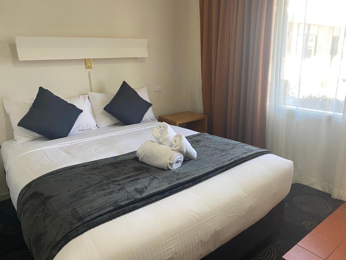 The Astor Hotel Motel Goulburn Buitenkant foto