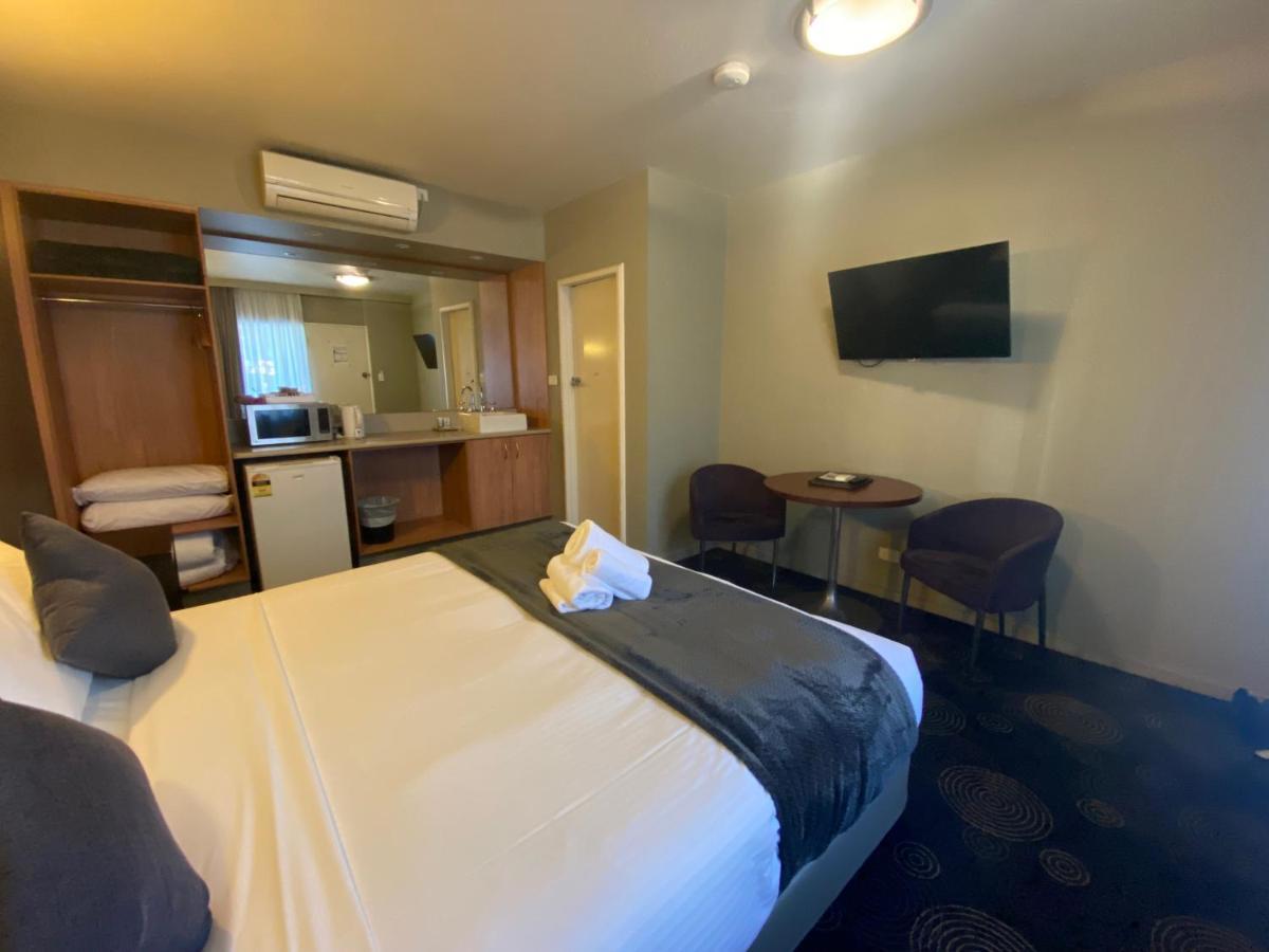 The Astor Hotel Motel Goulburn Buitenkant foto