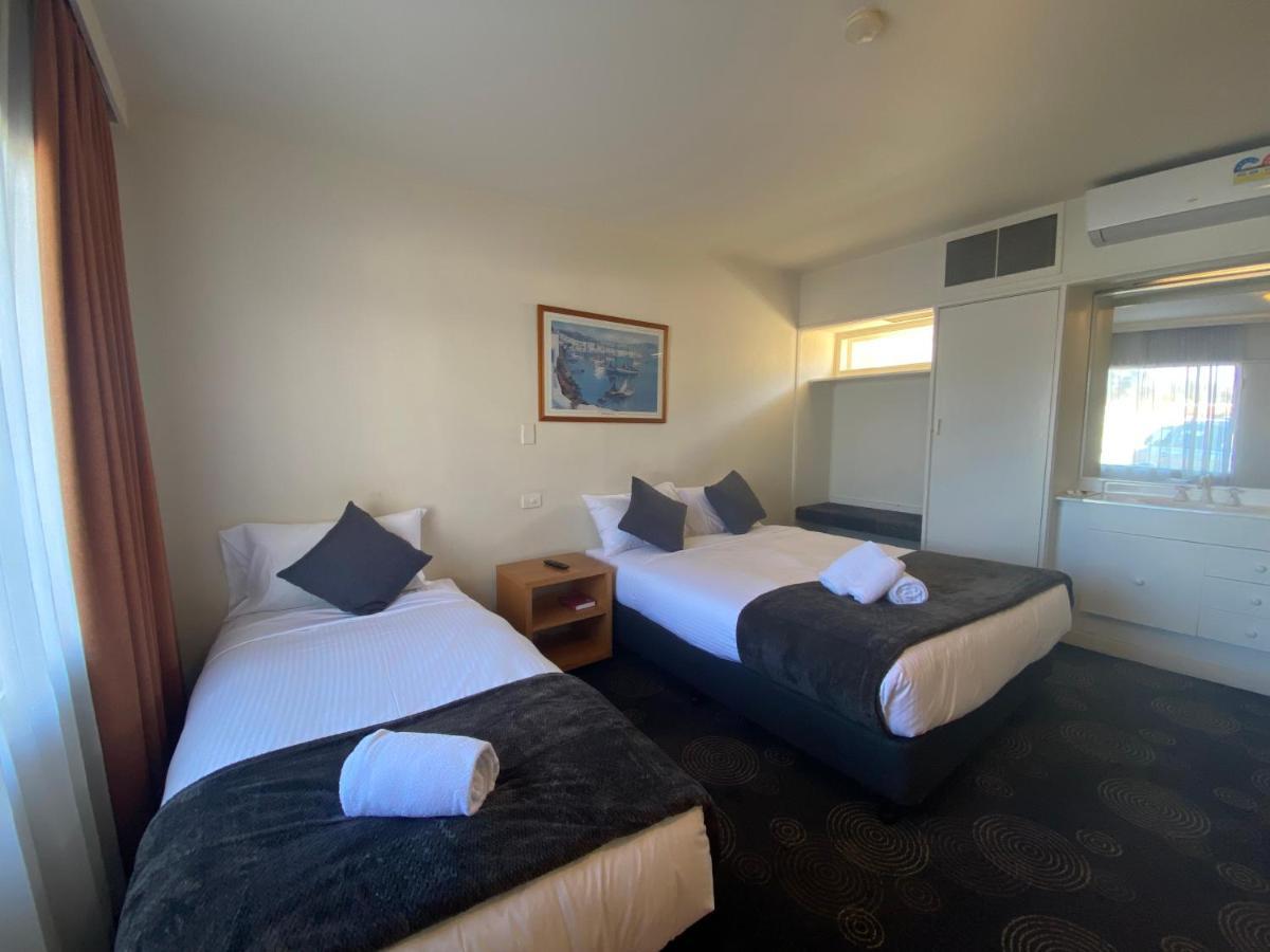 The Astor Hotel Motel Goulburn Buitenkant foto
