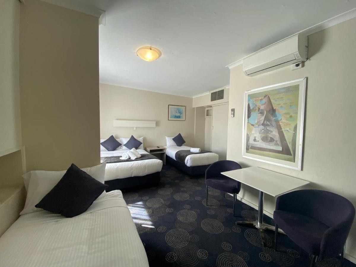 The Astor Hotel Motel Goulburn Buitenkant foto