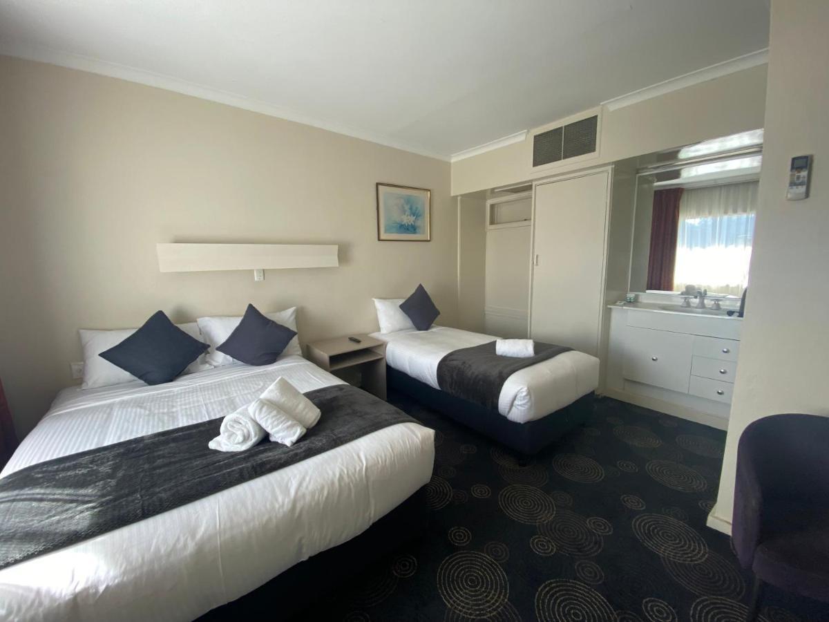 The Astor Hotel Motel Goulburn Buitenkant foto