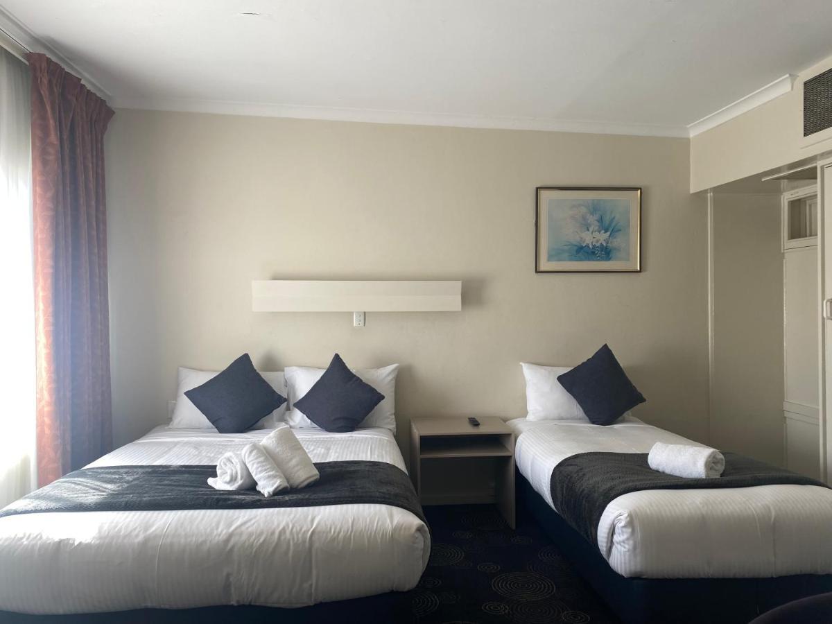 The Astor Hotel Motel Goulburn Buitenkant foto