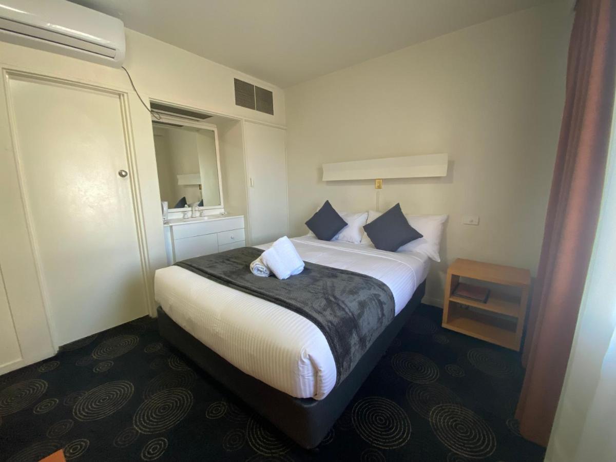 The Astor Hotel Motel Goulburn Buitenkant foto