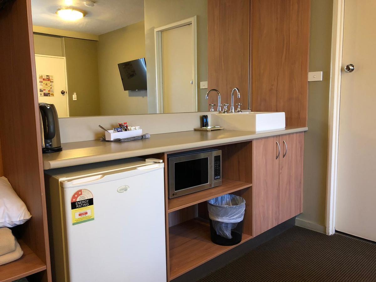 The Astor Hotel Motel Goulburn Buitenkant foto
